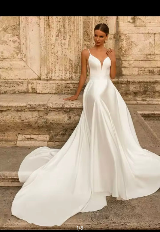 Elegant Deep V-Neck A-Line Wedding Dress