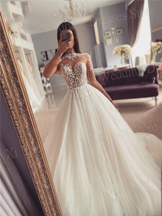 Exquisite Lace Applique Wedding Dress